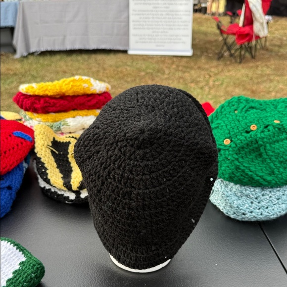 Black Crochet Beanie Hat - Picture 6 of 8